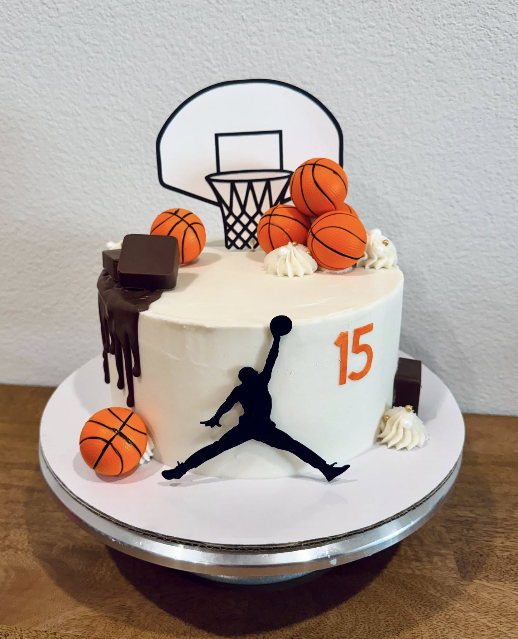 Custom Round Cakes